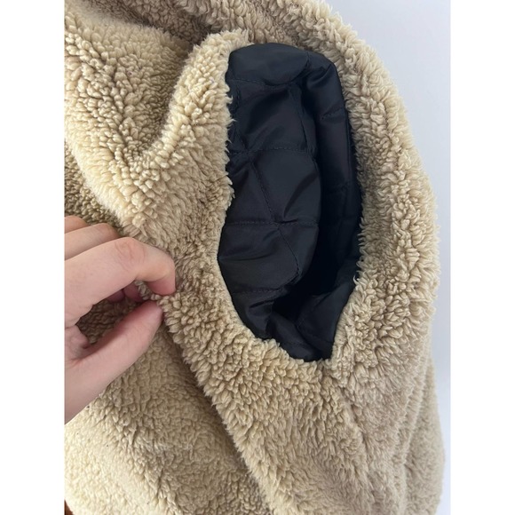 Wrangler premium quality Men’s faux fur lined plaid button up Shacket - Picture 9 of 10